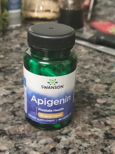 Standard bottle of apigenin